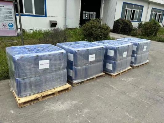 Bom preço Resina epoxídica líquida com peso equivalente epoxídico G/eq 160-180 e Gardner Max 3 on-line